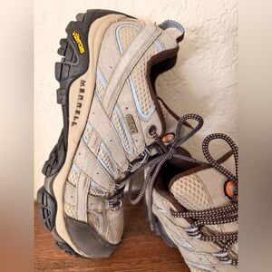 Merrell Women’s Moab 2 Waterproof Brindle Hiking Shoes, Size M 9.5 gently used